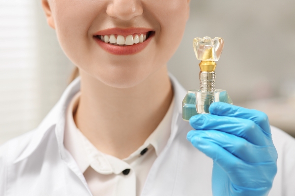 What You Need To Know About Dental Implants
